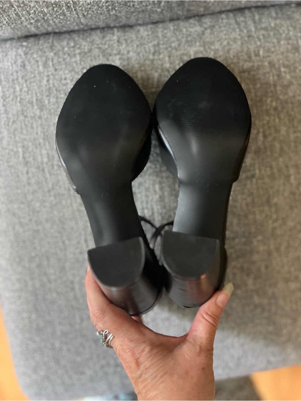 Unique Vintage Black Leatherette T Strap Astaire Pumps - Picture 6 of 8